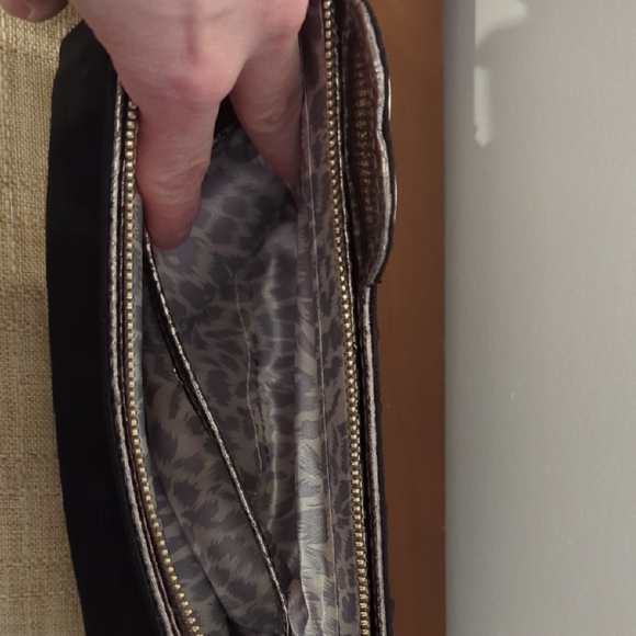 GUESS Black and Gold Women's Bag - Picture 9 of 13